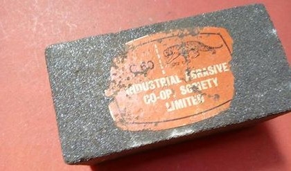 ขายหินขัดพื้น ลับมีดตราเสือขนาดยาว4"&times;กว้าง2"&times;หนา2".รุ่นเหลี่ยมสั้น