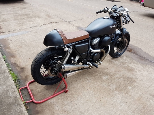 ขายคับ HONDA VRX400 สีสวยพึงเก็บงานมาทั้งคัน แต่งCAFE RACER ท่อแต่งSUPER TRAPP มีชุดท้ายเดิมให้ อินวอยส์ สรรพสามิตร ราคา 69500 บาท ส่งได้ทั่วไทยคับ สนใจติดต่อ 081-0578282 FACEBOOK ชาญณรงค์ ป๊อป ชัยอมฤต ไอดีไลน์ POPBIGBIKESAKON คับ สนใจรถสวย ถูก ดี ต้อง PO