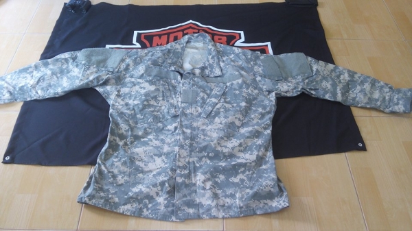 เสื้อทหารลายACUสภาพใหม่