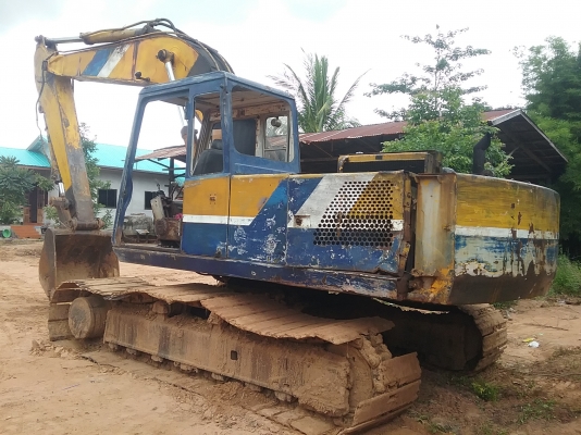 ขาย 380,000 KOBELCO sk 200-2 เครื่องดี ปั้ม K3V เอวขยับ โซ่ดี รอนเลอร์แตก 090-772-3710 090-772-3708