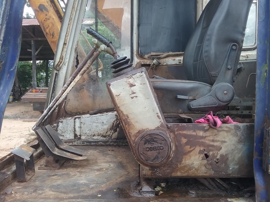 ขาย 380,000 KOBELCO sk 200-2 เครื่องดี ปั้ม K3V เอวขยับ โซ่ดี รอนเลอร์แตก 090-772-3710 090-772-3708
