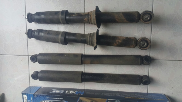 ขาย โช็คเดิม อีซูซุดีแม็ก วีครอส เครื่อง 3000 ขาย โช็คเดิม อีซูซุดีแม็ก วีครอส เครื่อง 3000