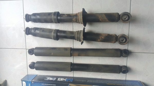 ขาย โช็คเดิม อีซูซุดีแม็ก วีครอส เครื่อง 3000 ขาย โช็คเดิม อีซูซุดีแม็ก วีครอส เครื่อง 3000