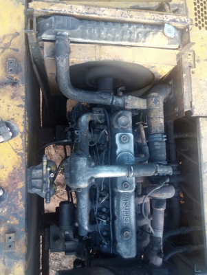 KOBELCO  SK 200 มาร์คทู  รถใช้งานได้ไม่ผิดหวังเกินราคา เครื่องเดิม ปั้มเดิม ประตูข้างมี โคลงกระจกหน้ามี โช่บูชดี แต่โลวเลอร์ต้องเปลื่ยนยก เอวมีหลวม เครื่องดืปั้มดี ราคา 345,000บ. สนใจติดต่อ 0835601591 หรือ 0903494058