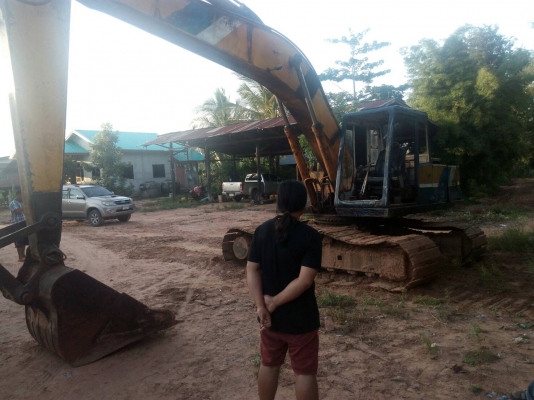 KOBELCO  SK 200 มาร์คทู  รถใช้งานได้ไม่ผิดหวังเกินราคา เครื่องเดิม ปั้มเดิม ประตูข้างมี โคลงกระจกหน้ามี โช่บูชดี แต่โลวเลอร์ต้องเปลื่ยนยก เอวมีหลวม เครื่องดืปั้มดี ราคา 345,000บ. สนใจติดต่อ 0835601591 หรือ 0903494058