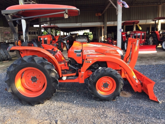 ขายรถไถคูโบต้า L3608SP 4WD2เพลา สภาพสวยค่ะ พร้อมใช้งานมากๆ อุปกรณ์ใบดันหน้และผานพรวน ราคา 358000บาท สนใจโทร 081-9136451 หรือ ขอดูรูปเพิ่มเติมทาง line:bow6451 ค่ะ ดูสินค้าเพิ่มเติมทางที่นี่