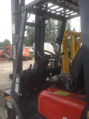 forklift tailift FD25 เสาสูง 4 เมตร เครื่องอีซูซุ เกียร์ออโต้