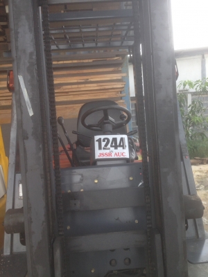 forklift tailift FD25 เสาสูง 4 เมตร เครื่องอีซูซุ เกียร์ออโต้