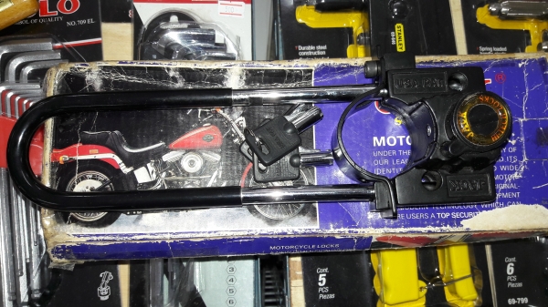 ขายแม่กุญแจล็อกรถมอเตอร์ไซHarley Bigbike JACK Made in Usa.ใหม่เก่าเก็บ ขายแม่กุญแจล็อกรถมอเตอร์ไซHarley Bigbike JACK Made in Usa.ใหม่เก่าเก็บ