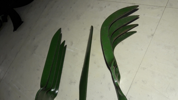 ขายชุดเครื่องมือทำสวน คราดตรง คราดโค้ง เสียม Made in Austaria.