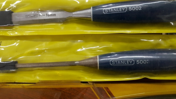 ขายสิ่วSTANLEY 6mm. Made in England.ด้ามพลาสติกเก่าเก็บแท้ๆ