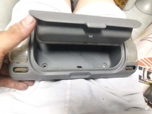 ไฟเพดาน พร้อมกล่องใส่แว่น ติดตั้งรถได้ทุกรุ่น ของเก่าญี่ปุ่น toyota แท้ ราคานี้รวมส่งEms ไฟเพดาน พร้อมกล่องใส่แว่น ติดตั้งรถได้ทุกรุ่น ของเก่าญี่ปุ่น toyota แท้ ราคานี้รวมส่งEms