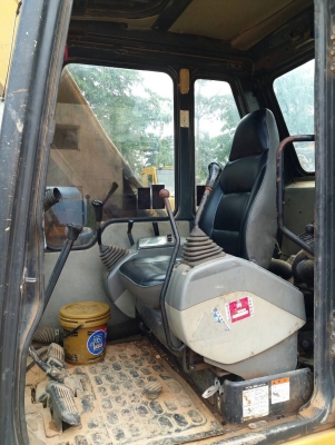 ขายรถแบคโฮ KOMATSU PC60-7 แอร์ไฟฟ้าพร้อม สภาพสวย สนใจโทร 081-970-1072 ขายรถแบคโฮ KOMATSU PC60-7 แอร์ไฟฟ้าพร้อม สภาพสวย สนใจโทร 081-970-1072