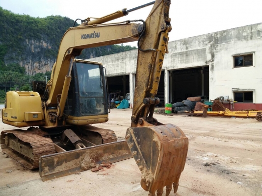 ขายรถแบคโฮ KOMATSU PC60-7 แอร์ไฟฟ้าพร้อม สภาพสวย สนใจโทร 081-970-1072 ขายรถแบคโฮ KOMATSU PC60-7 แอร์ไฟฟ้าพร้อม สภาพสวย สนใจโทร 081-970-1072