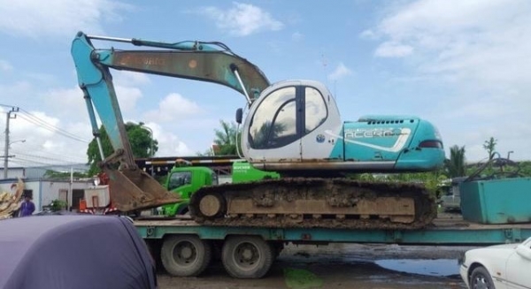 ขาย!! >>> Kobelco Sk200 Mark5 <<< รถใช้งานอยุ่ เอกสารพร้อม ราคา 685,000 บาท (ต่อรอง)