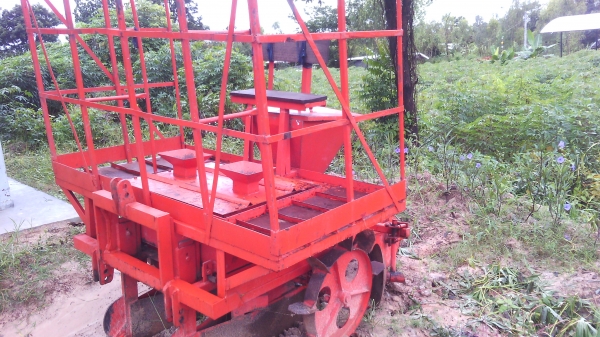 ขายเครื่องปลูกอ้อย ร่องคู่