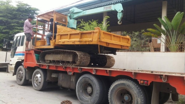 tractor-backhoeได้จัดส่งรถบรรทุกตีนตะขาบ/รถดั้มเปอร์ติดเครน สำหรับขนย้ายอิฐหิน ดิน ปูน เอนกประสงค์ ไ tractor-backhoeได้จัดส่งรถบรรทุกตีนตะขาบ/รถดั้มเปอร์ติดเครน สำหรับขนย้ายอิฐหิน ดิน ปูน เอนกประสงค์ ไ