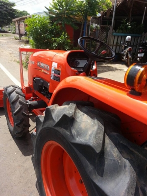 ขายครับ 36แรง ตัวรถ+ใบดัน  ราคา 245,000 บาท กันทรลักษ์ ศรีสะเกษ โทร.0816004753 สนใจต่อรองได้ครับ.