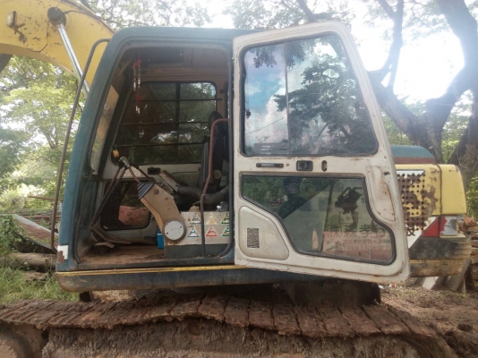 ขายKOBELCO  SK 120 MARK 3 เอกสารอินวอย ไฟฟ้าเต็ม รถเต็มสภาพ ชื้อเก่านอกมือเดว ชื้อใช้ชั่วโมงนื้ราคานื้สุดคุ้ม 725,000บ. สนใจติดต่อ 0835601591 หรือ 0903494058