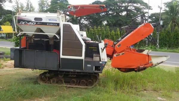 ขายรถเกี่ยวข้าว KUBOTA DC60 ปี53 ใช้งาน1510ชั่วโมง สภาพพร้อมใช้งาน ราคา265,000 สนใจโทร 090-8588220คุณนะ 093-3258446คุณบิว หรือเข้าดูสินค้าอื่นๆได้ที่ www.narong2truck.com หรือ www.truck.in.th/498 หรือเพจFacebook ณรงค์ ซื้อขายรถมือสอง (เว็บไซต์ส่วนตัว) หรื