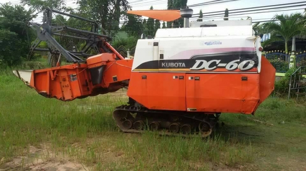 ขายรถเกี่ยวข้าว KUBOTA DC60 ปี53 ใช้งาน1510ชั่วโมง สภาพพร้อมใช้งาน ราคา265,000 สนใจโทร 090-8588220คุณนะ 093-3258446คุณบิว หรือเข้าดูสินค้าอื่นๆได้ที่ www.narong2truck.com หรือ www.truck.in.th/498 หรือเพจFacebook ณรงค์ ซื้อขายรถมือสอง (เว็บไซต์ส่วนตัว) หรื