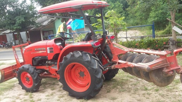 ขายรถไถ KUBOTA L3608 อุปกรณ์ ดันหน้า ผานหลัง สภาพพร้อมใช้งาน ราคา285,000 สนใจโทร 090-8588220คุณนะ 093-3258446คุณบิว หรือเข้าดูสินค้าอื่นๆได้ที่ www.narong2truck.com หรือ www.truck.in.th/498 หรือเพจFacebook ณรงค์ ซื้อขายรถมือสอง (เว็บไซต์ส่วนตัว) หรือFaceb