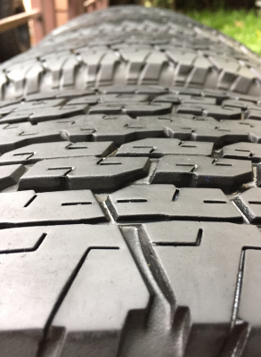 ยาง Bridgestone 245 70 16 ปี16 ดอกเต็ม เนื้อนิ่ม ไม่มีปะ ราคาไม่แพง ยาง Bridgestone 245 70 16 ปี16 ดอกเต็ม เนื้อนิ่ม ไม่มีปะ ราคาไม่แพง