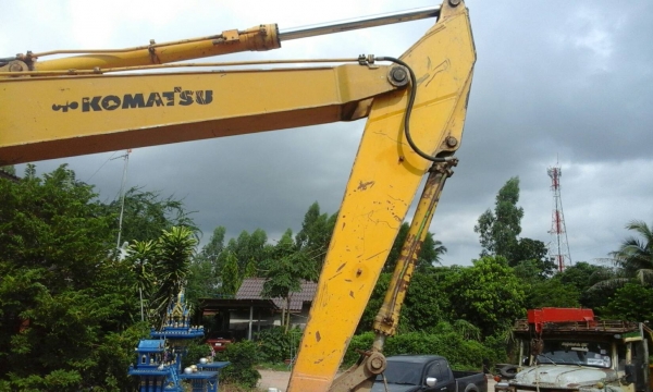 ขายแบ็คโฮPC200รุ่น5 เอกสารอินวอยร์ 890,000ต่อรองได้ครับ0892095791