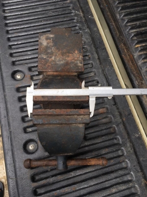 ขายครับ ปากกาจับชิ้นงาน ขนาด5นิ้ว มือสอง สภาพใหม่เก่าเก็บ ขายครับ ปากกาจับชิ้นงาน ขนาด5นิ้ว มือสอง สภาพใหม่เก่าเก็บ