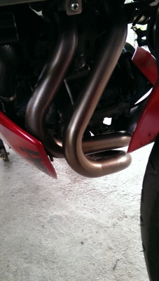 ขายท่อfull akrapovic กิ้ฟๆทั้งเส้นใส่ได้ทั้ง er6และversys650