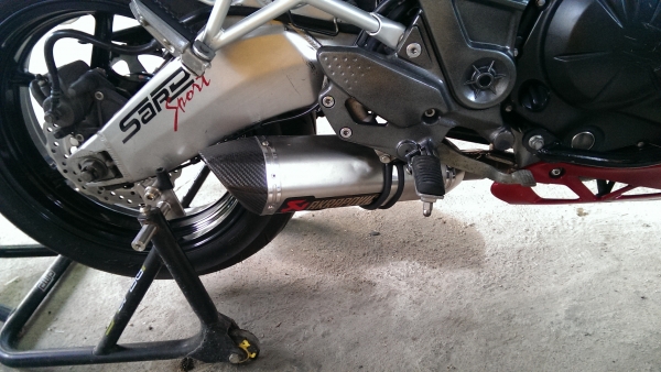 ขายท่อfull akrapovic กิ้ฟๆทั้งเส้นใส่ได้ทั้ง er6และversys650