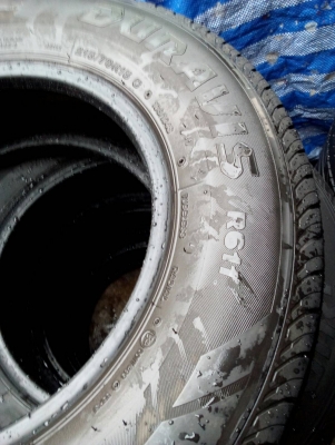 215/70R15 BRIDFESTONE DURAVIS R611ชุด  4 ล้อ โทร.081-427-3941