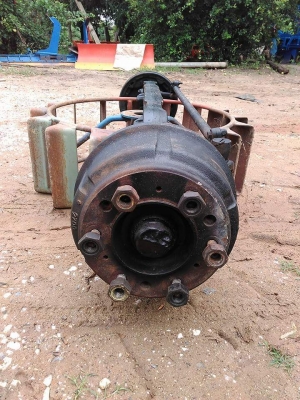 เหลือ 4500 บาท คานหน้าหกล้อฮีโน่ km 779  น็อต 6 ตัว สภาพดีมาก อยากได้ราคาเท่าไรต่อได้ครับ ขายได้ขาย