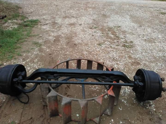 เหลือ 4500 บาท คานหน้าหกล้อฮีโน่ km 779  น็อต 6 ตัว สภาพดีมาก อยากได้ราคาเท่าไรต่อได้ครับ ขายได้ขาย