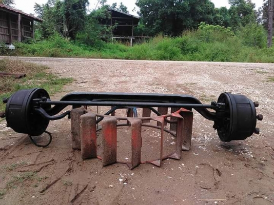 เหลือ 4500 บาท คานหน้าหกล้อฮีโน่ km 779  น็อต 6 ตัว สภาพดีมาก อยากได้ราคาเท่าไรต่อได้ครับ ขายได้ขาย