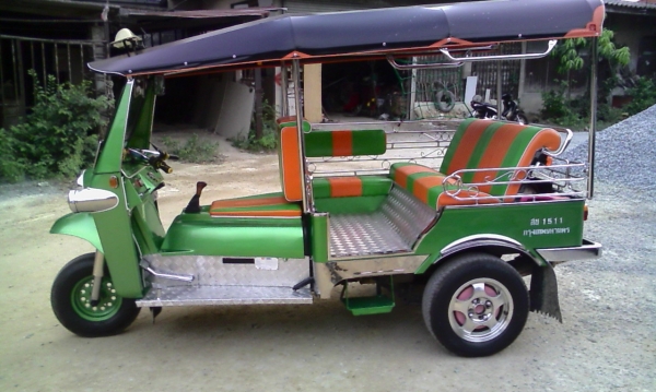 ขาบเเล้วรถสามล้อ(ตุ๊กตุ๊ก)สวยขอบคุณทีมงานเว็บพี่เสือทุกท่าน