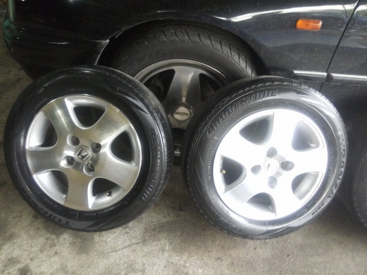 แม็กเดิม ขอบ 14 ใส่รถได้หลายรุ่น พร้อมยาง 2400 บาท แม็กเดิม ขอบ 14 ใส่รถได้หลายรุ่น พร้อมยาง 2400 บาท