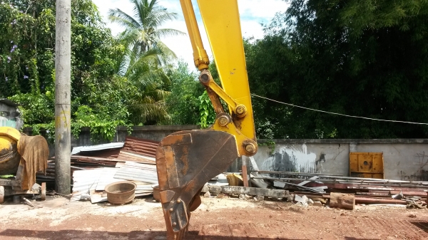 รถแบคโฮ รถแบคโฮ