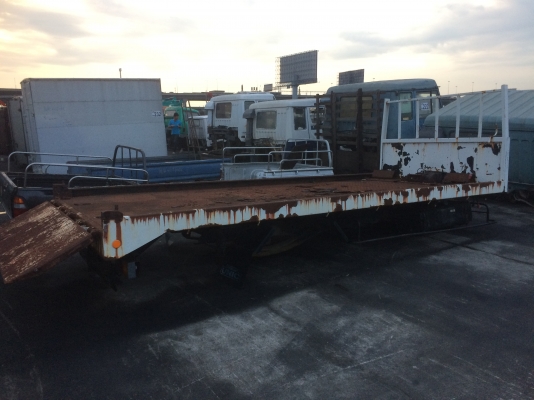 ถาดใส่รถสไไสด์เก่านอกมีอุปกรณ์ครบ