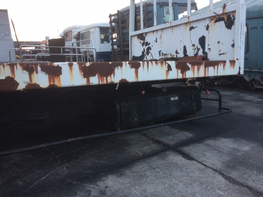 ถาดใส่รถสไไสด์เก่านอกมีอุปกรณ์ครบ