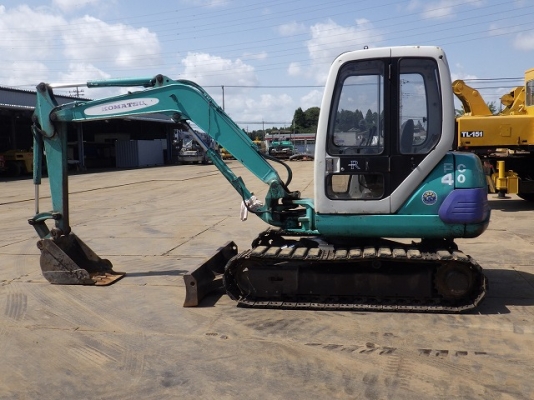 ขาย รถแบคโฮ KOMATSU PC40-7 เก๋ง เก่าญี่ปุ่นแท้ โทร.090-986-2521 อ๊อบ