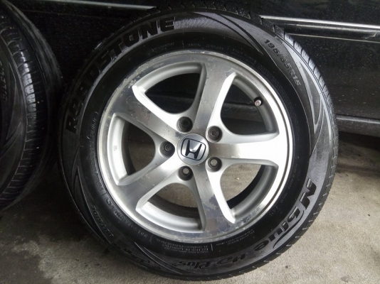 แม็กขอบ 15 ใส่รถ 5 รู 114 พร้อมยางปี 15 ดอกเต็ม แม็กขอบ 15 ใส่รถ 5 รู 114 พร้อมยางปี 15 ดอกเต็ม