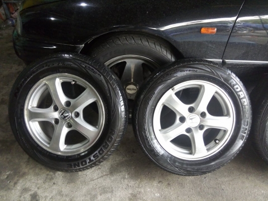 แม็กขอบ 15 ใส่รถ 5 รู 114 พร้อมยางปี 15 ดอกเต็ม แม็กขอบ 15 ใส่รถ 5 รู 114 พร้อมยางปี 15 ดอกเต็ม