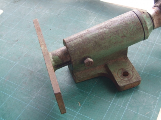 ปากกาบีบจับชิ้นงาน