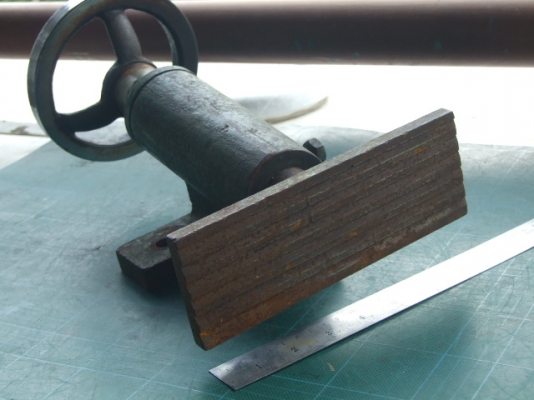 ปากกาบีบจับชิ้นงาน