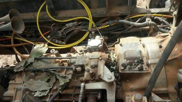 ขาย 1,220,000 ISUZU DECA 270 แรง ดั้มสามมิตรปี 44 หัวบาง ยางดี คัสชีสวย เอกสารเล่มทะเบียน รถอยู่ จ.อ