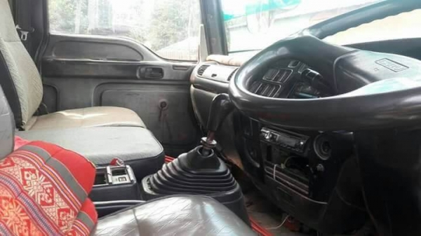 ขาย 1,220,000 ISUZU DECA 270 แรง ดั้มสามมิตรปี 44 หัวบาง ยางดี คัสชีสวย เอกสารเล่มทะเบียน รถอยู่ จ.อ