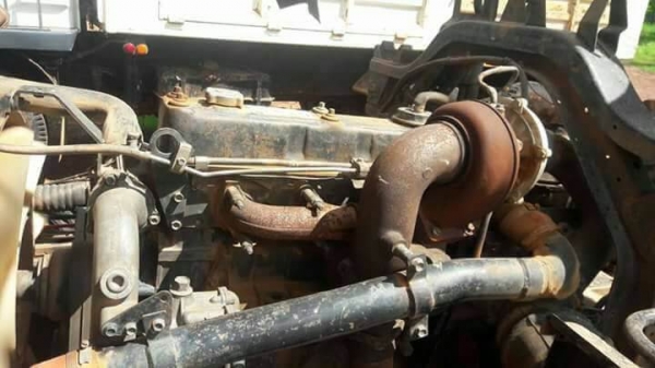 ขาย 1,220,000 ISUZU DECA 270 แรง ดั้มสามมิตรปี 44 หัวบาง ยางดี คัสชีสวย เอกสารเล่มทะเบียน รถอยู่ จ.อ