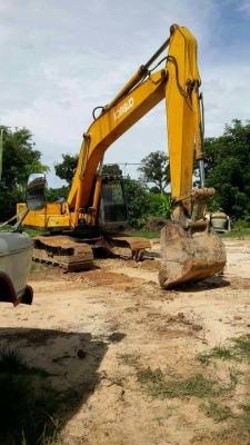 ขาย 395,000 KOBELCO SK200 MARK 3  (เก๋งเทา กล่องไฟฟ้ามี  จอมี )เครื่องดี ไฟฟ้าครบ   รถอยู จ.ยโสธร  090-772-3710 090-772-3708