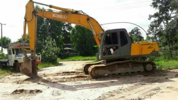 ขาย 395,000 KOBELCO SK200 MARK 3  (เก๋งเทา กล่องไฟฟ้ามี  จอมี )เครื่องดี ไฟฟ้าครบ   รถอยู จ.ยโสธร  090-772-3710 090-772-3708